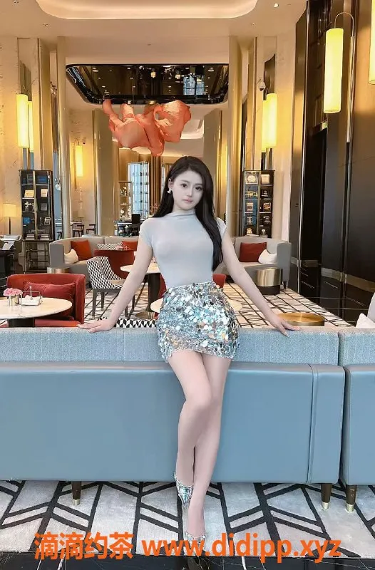 成都楼凤-大观御姐司念，温柔老师24岁服务车