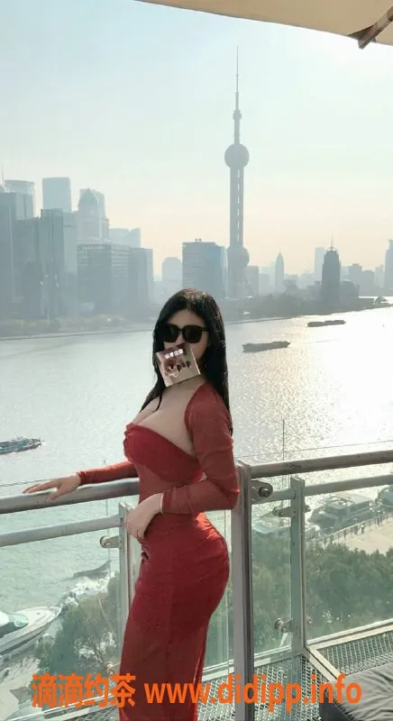 杭州楼凤-拱墅区23岁御姐拿铁，身高162、胸围C，2000/p哦！