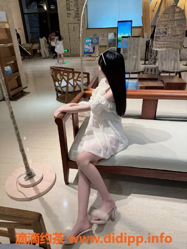 广州楼凤-黄埔嫩妹小雯酱，7P服务超舒适