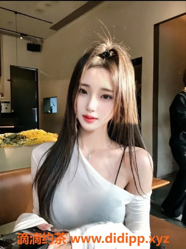 广州楼凤资源信息,天河御姐娇娇，13P鸳鸯浴，享受舌吻服务！