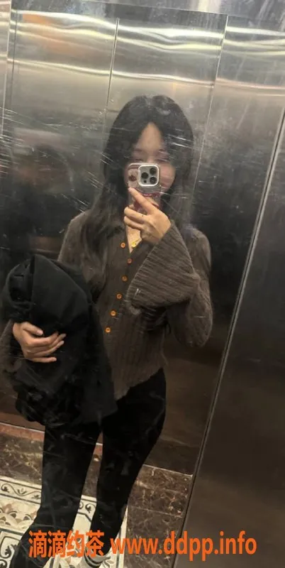 广州楼凤-白云嫩妹珂研，7P鸳鸯浴体验