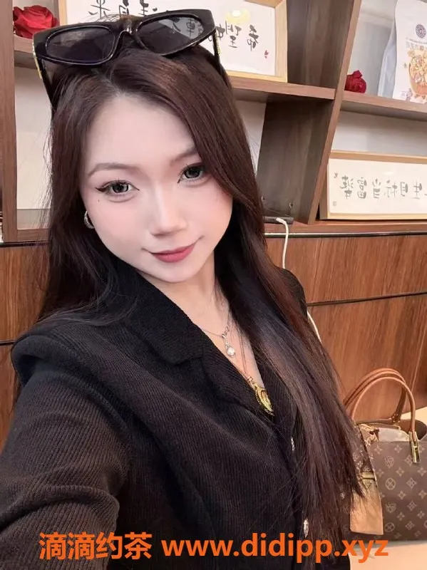 深圳楼凤-龙华鱼鱼，30岁，160cm，36D服务热情