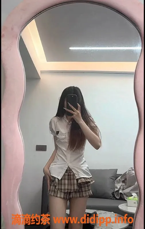 广州楼凤-番禺嫩妹小诺，700元私密服务，视频验证