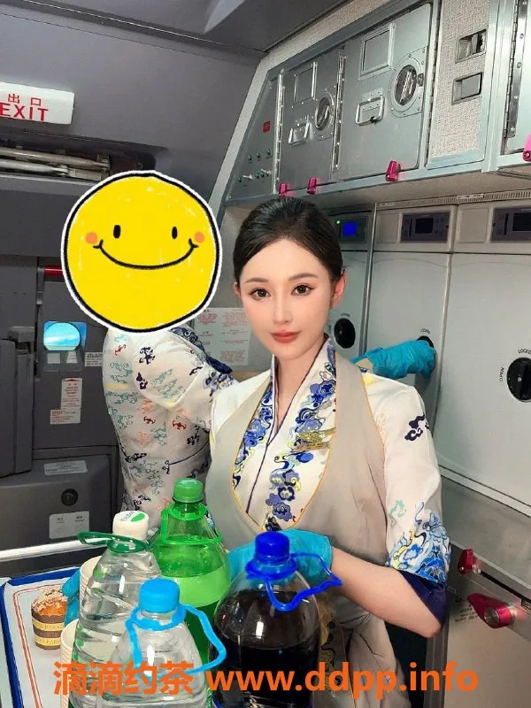 厦门楼凤-湖里童瑶空姐，24岁，身材火辣，舌吻服务