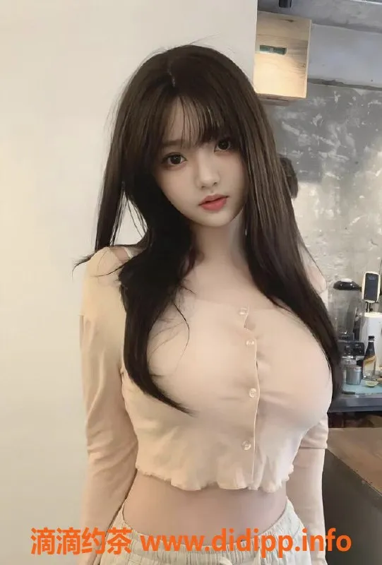 广州楼凤-天河区21岁白桃，160cm 36D诱惑