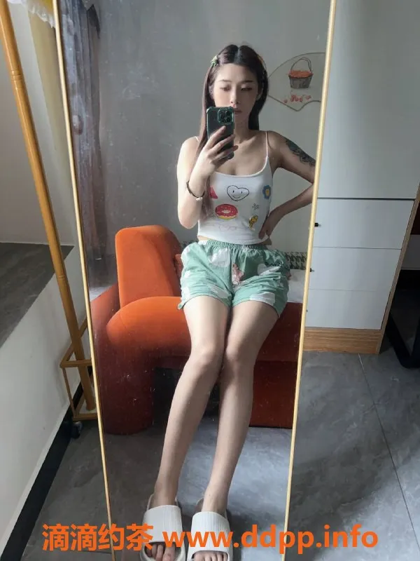 广州楼凤-白云小四，25岁166cm美女，服务舒适