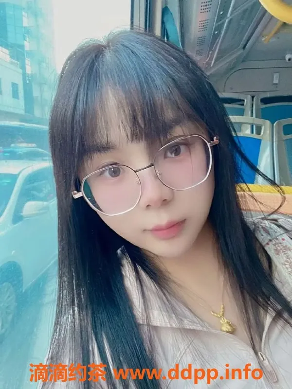 深圳楼凤-龙岗嘉嘉，160高、49重、25岁年轻兼职服务