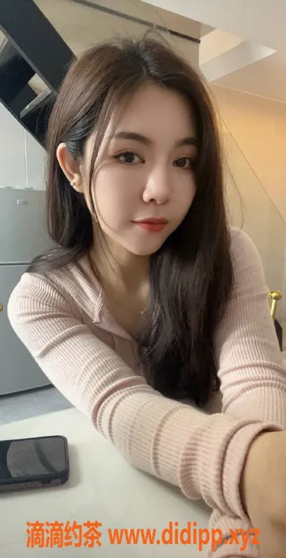 广州楼凤-天河人妻倩倩，800元可约，视频验证！