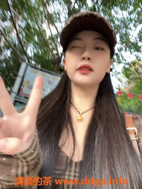 成都楼凤-成华区茹茹，21岁，皮肤白皙，160斤清纯美女