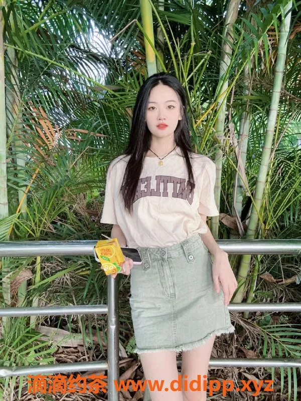 成都楼凤-成华区茹茹，21岁，皮肤白皙，160斤清纯美女