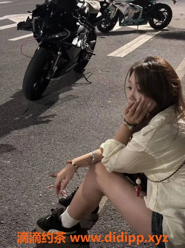 深圳楼凤-福田米宝，19岁165cm C+++ 性感服务，高性价比！