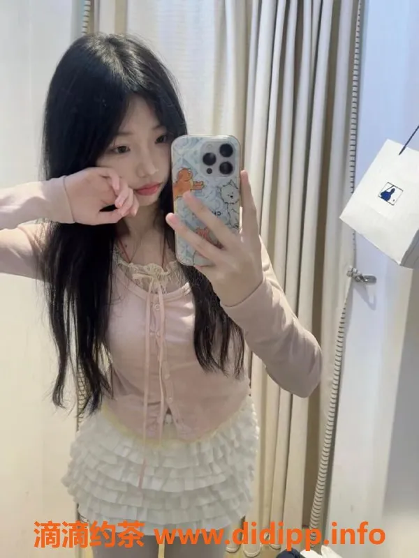 广州楼凤-广州市小月，165cm，47kg，36C嫩妹外出服务