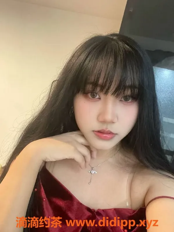 广州楼凤-番禺小陈 700元体验69p 舌吻服务