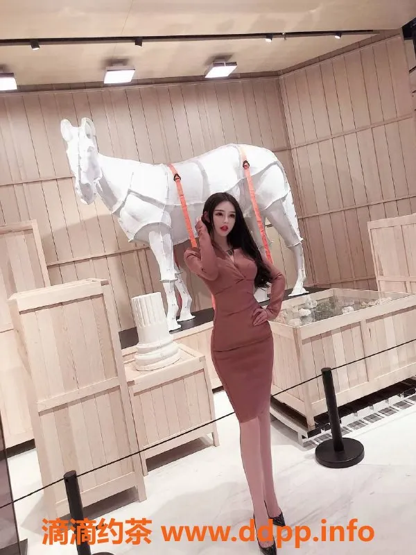 广州楼凤-天河大幂幂，19P御姐大胸，快来体验！