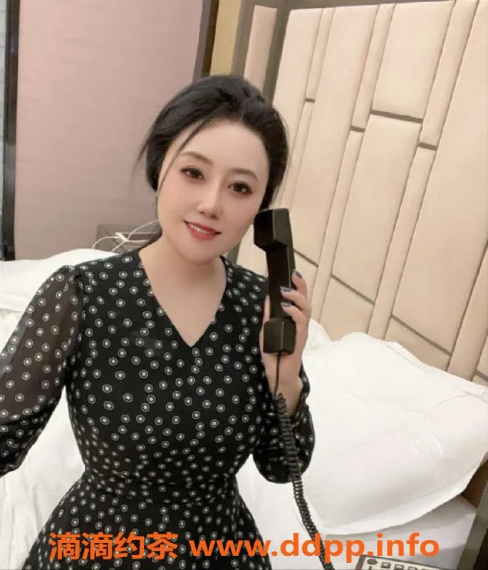 深圳楼凤-龙岗小艺，大奶御姐，身高160，茶水费400起