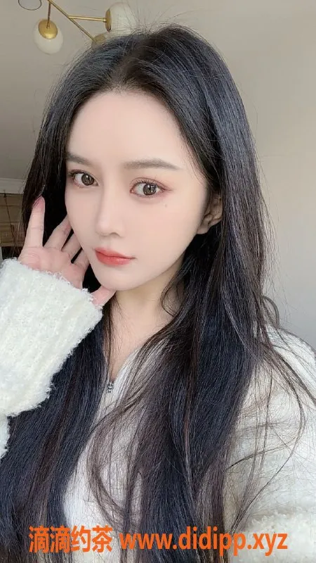 广州楼凤-天河半夏御姐，大胸魅力12P等你体验