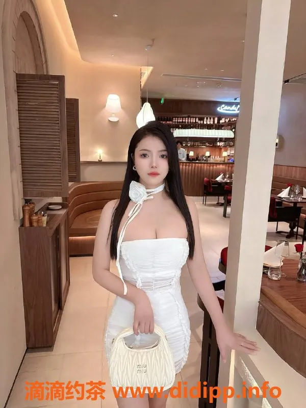 成都楼凤-高新区小舒淇，450元半套服务，巨臀女S