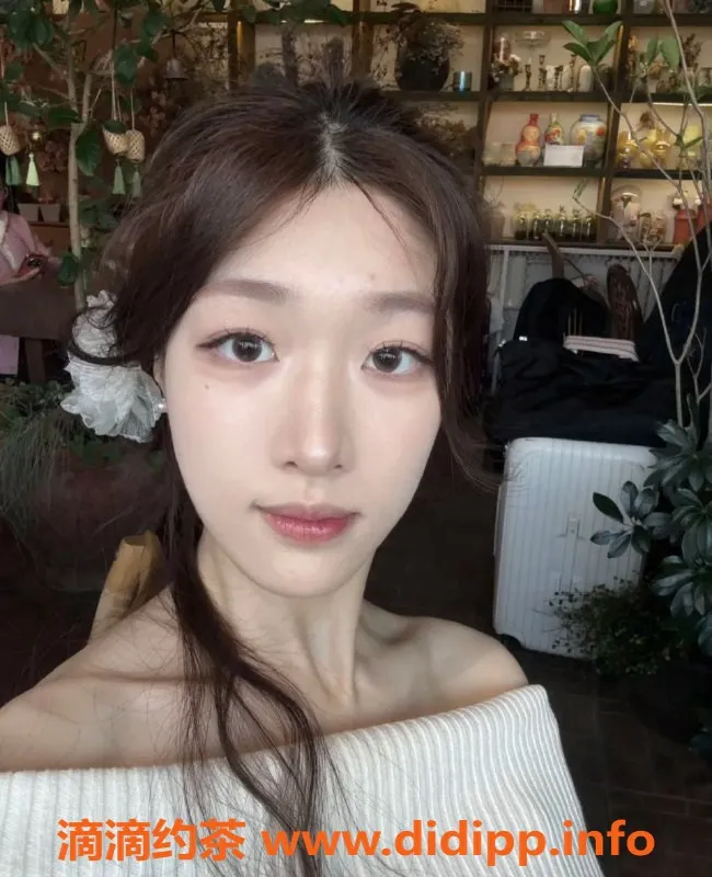 北京楼凤-朝阳喵喵老师，纯情女大，700起步