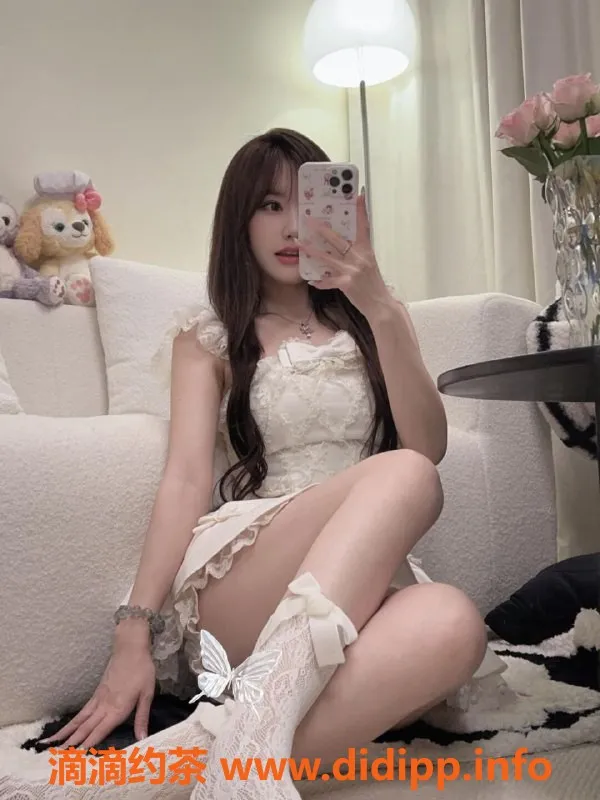 太原楼凤-东站朶芭胺，23岁168cm极致服务，全套仅800元！