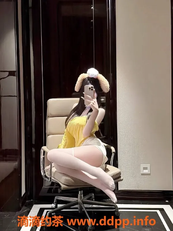 杭州楼凤-拱墅嫩妹小橙橙，舌吻伴69互舔，课费900起