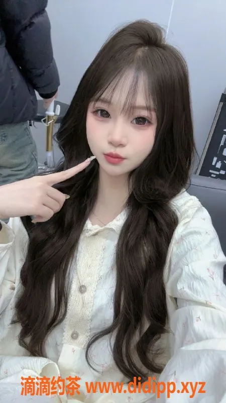 杭州楼凤-拱墅嫩妹飞飞，巨乳有料，服务多样