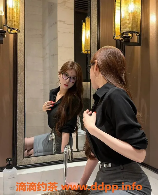 杭州楼凤-拱墅御姐木子琪，1000p超值享受！