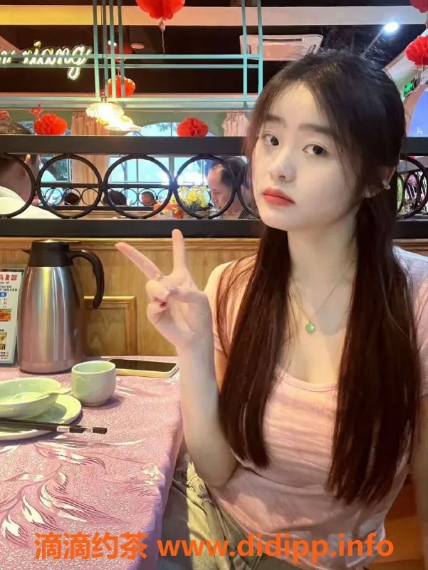 上海楼凤-普陀婷宝：19岁身高162，口活服务超赞