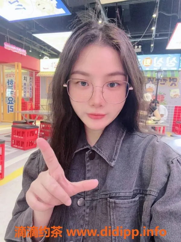 广州楼凤-天河御姐新子，6P带你体验舌吻之夜