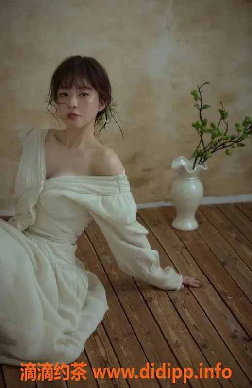 杭州楼凤-萧山巨乳少妇娜娜，10P私聊等你来约