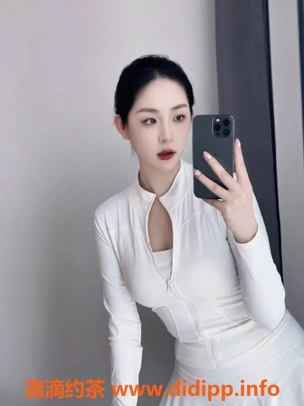 广州楼凤-天河婷婷：大胸御姐，17P服务等你体验