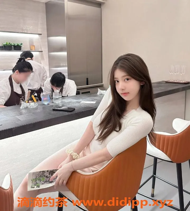 杭州楼凤资源信息,沈梦琪19岁166cm温柔学妹，轻松解锁新玩法