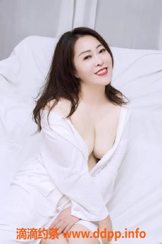 深圳楼凤资源信息,深圳宝安大奶熟女琳达，36岁，身高170，首次400元