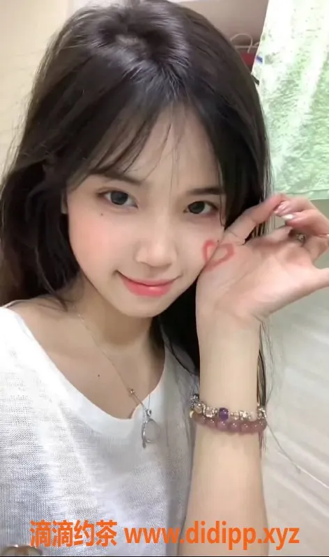 广州楼凤-荔湾婷婷，嫩妹双飞，18PP鸳鸯浴体验