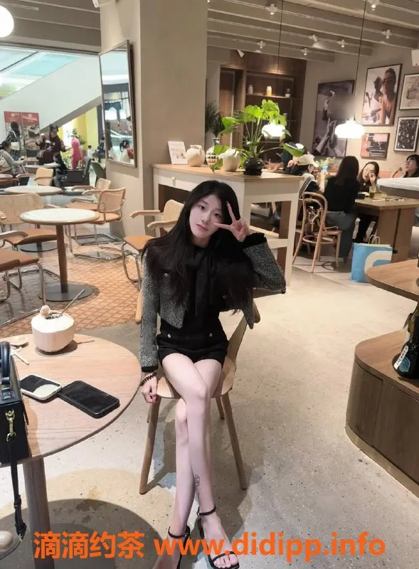 杭州楼凤-拱墅小小，嫩妹69互舔，上门服务