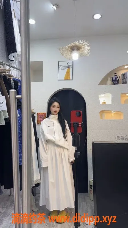 厦门楼凤-集美莲花国际服装店老板娘兼职，颜值高服务好