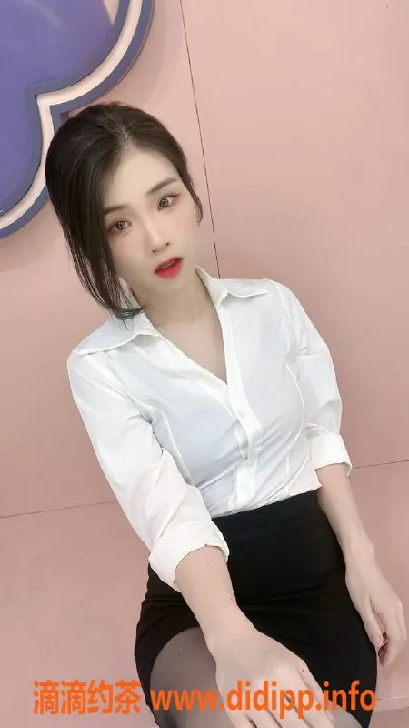 杭州楼凤-上城区刘念：24岁御姐，身材火辣，特价服务等你来享！