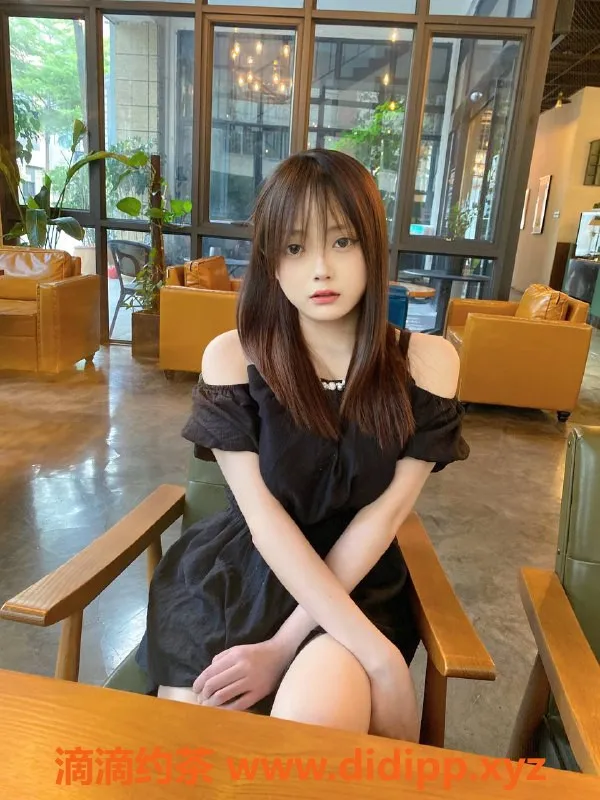 广州楼凤资源信息,天河嫩妹雪儿，性感大胸6P夜课服务