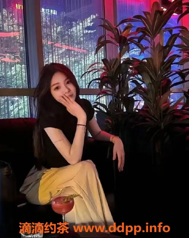 广州楼凤-番禺小狐狸，夜课舌吻服务等你来体验