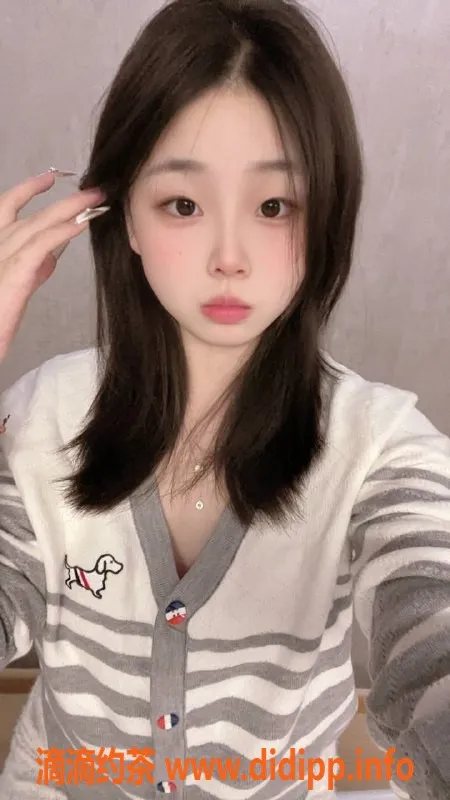 广州楼凤-天河嫩妹萱萱，优惠6P，鸳鸯浴任你享