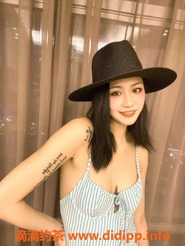 广州楼凤-天河御姐阿柯，15P鸳鸯浴诱惑