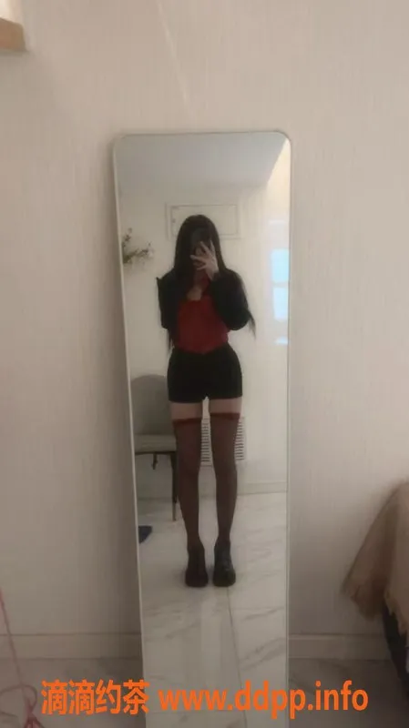 广州楼凤-天河嫩妹子怡，鸳鸯浴只需6P