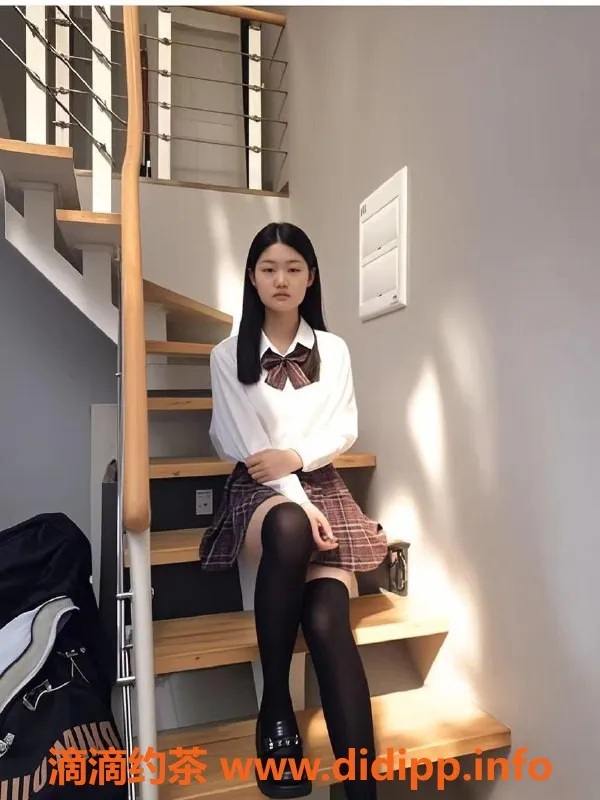 成都楼凤-成华区爱丽丝，18岁湖南妹，长腿B胸，550p起