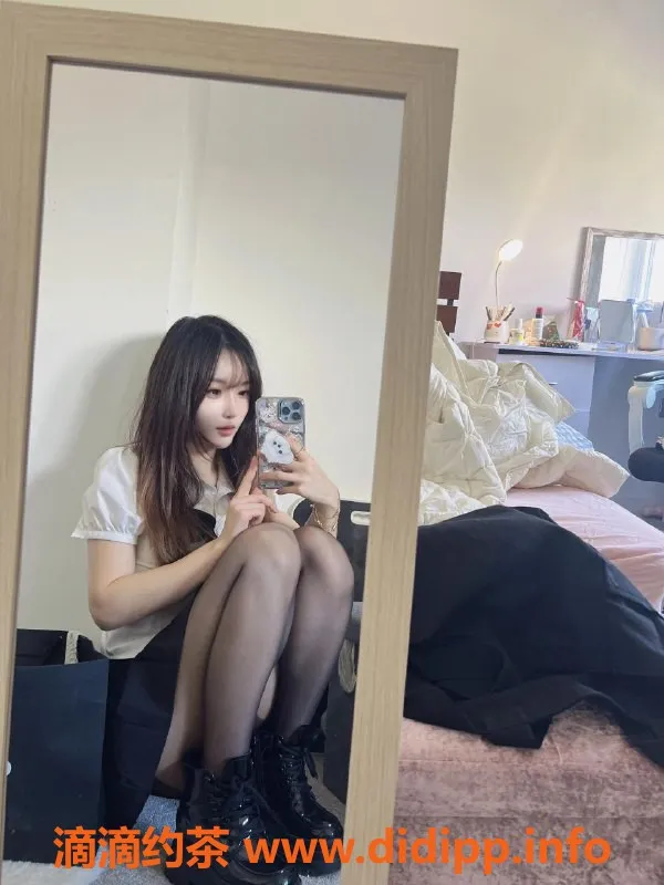 深圳楼凤资源信息,龙岗卡卡24岁，160cm，茶水费500起，超值享受！