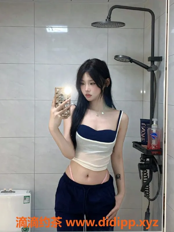 深圳楼凤-龙岗甜甜，22岁165cm极品嫩妹，茶水费600起