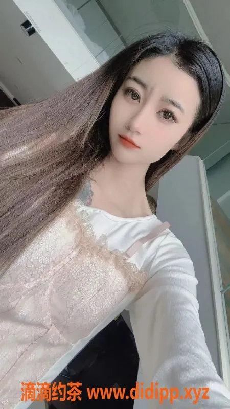 成都楼凤-武侯区小七：22岁嫩妹，身高165，车费实惠