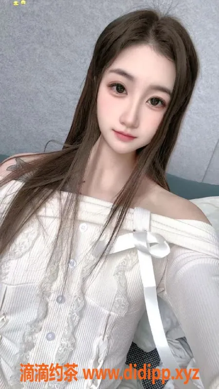 成都楼凤-武侯区小七：22岁嫩妹，身高165，车费实惠