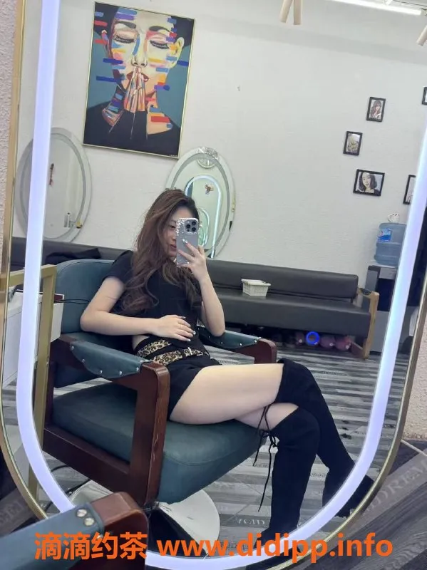 成都上门服务资源信息,万年场嫩妹橘子，19岁大胸上门服务