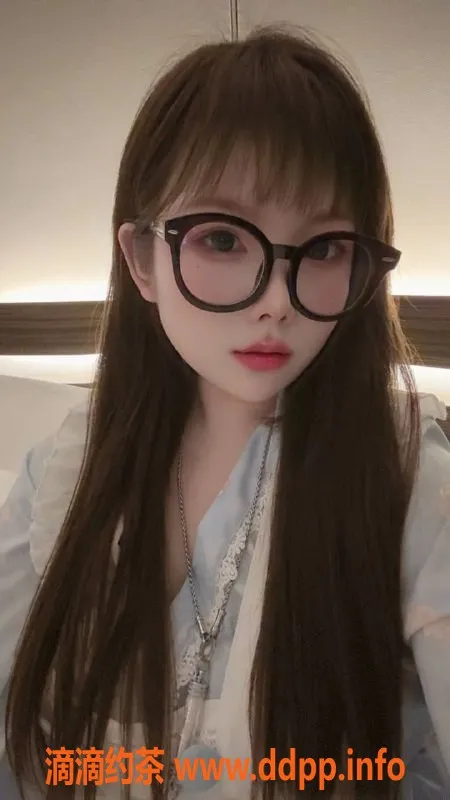 杭州楼凤-滨江嫩妹卡卡，800元享服务，69互舔等你体验！