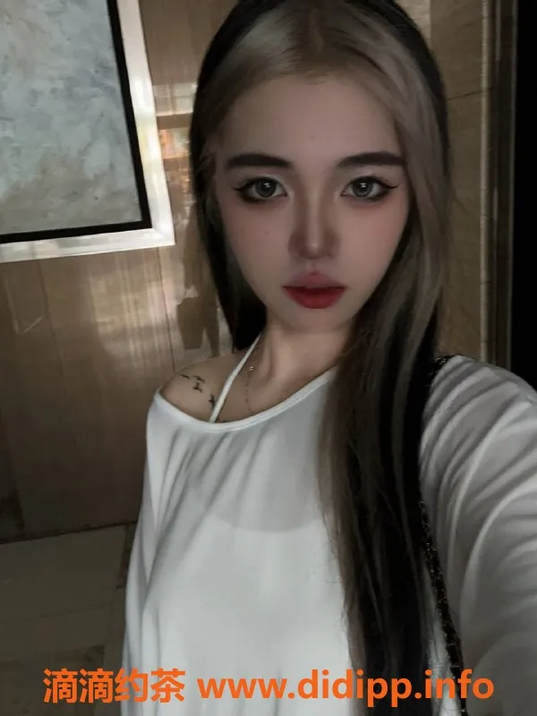 南昌楼凤资源信息,东湖小兮19岁，160cm，43kg，包夜服务