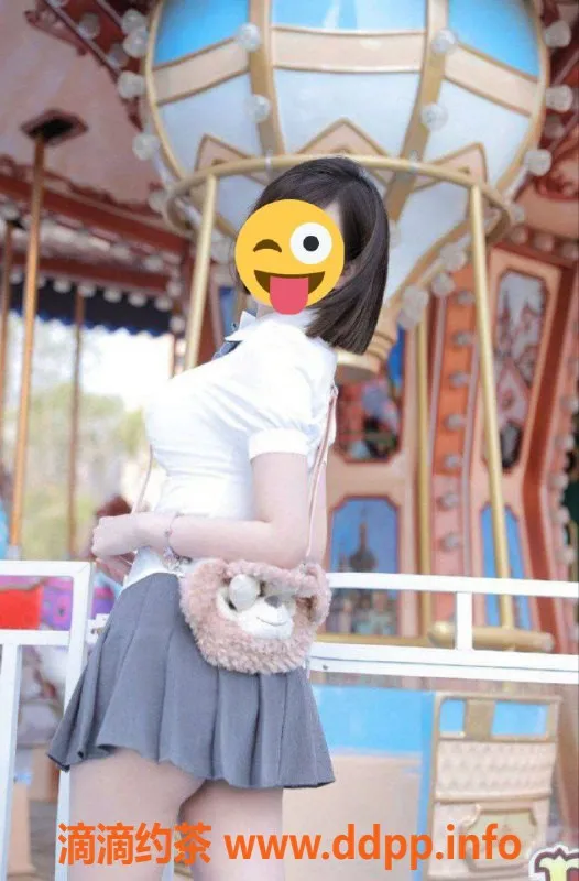 成都楼凤-恒大君临阁少妇服务车 蔷薇 160cm 50kg